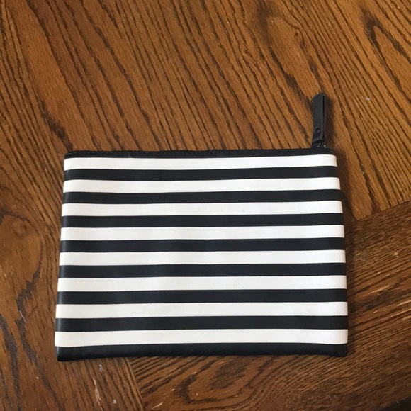 Victoria’s Secret Make Up Bag - Picture 2 of 5